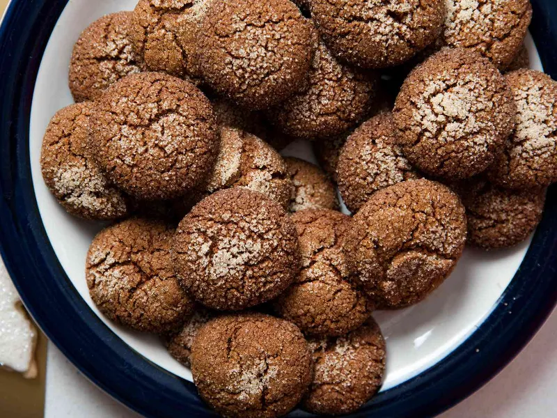 10 Best Ginger Cookie Recipes That Will Fill Your Kitchen with the Most Incredible Smell 1 Classic Ginger Snap Cookies