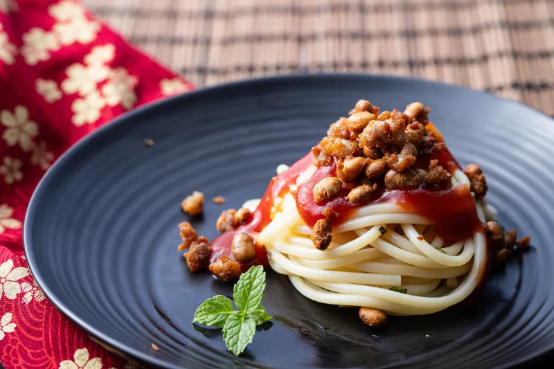 1. Classic Spaghetti with Meat Sauce