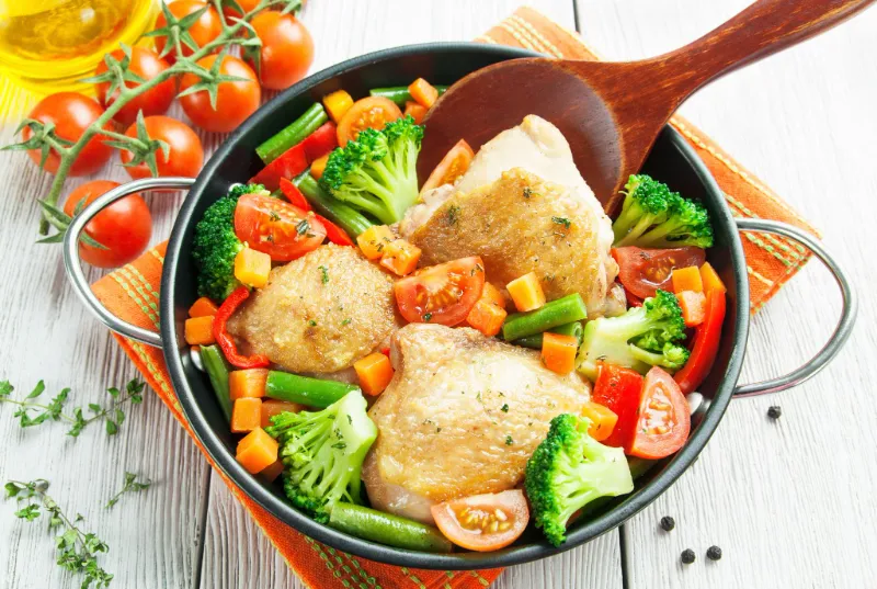 10 One Pan Chicken Thighs Vegetables