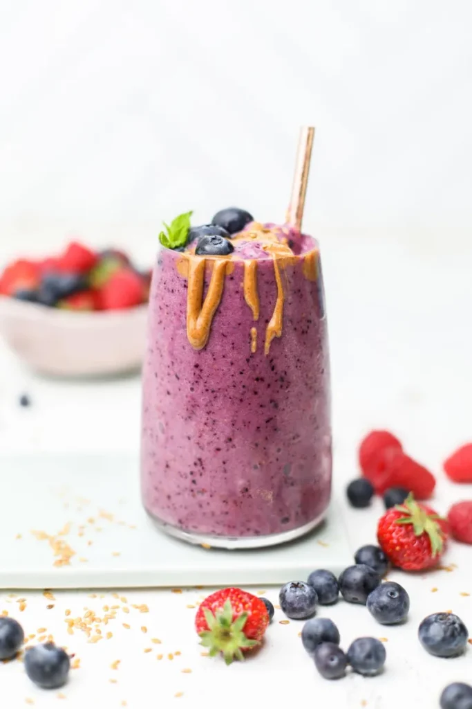 16. Almond Butter Berry Smoothie