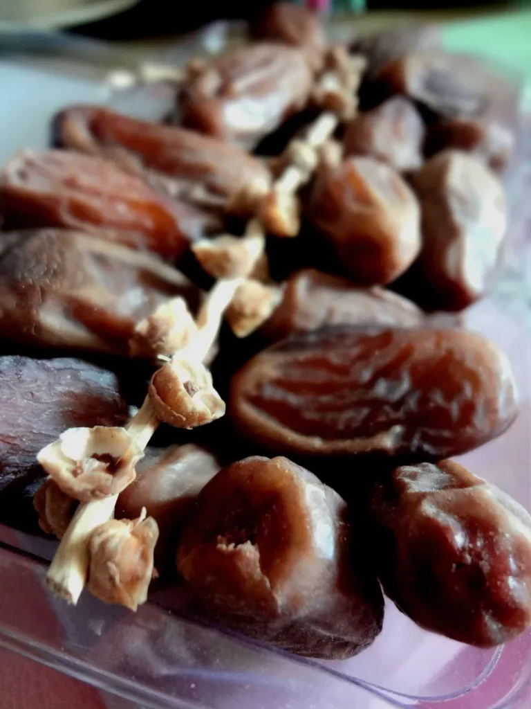 20 Powerful Estrogen-Boosting Foods That Naturally Support Hormonal Balance 18. Dried Dates
