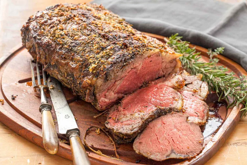 10 Perfect Rib Roast Recipes That Will Make You Feel Like a Celebrity Chef 2. 🧄 Garlic Butter Rib Roast