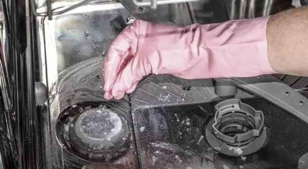 how to clean a dishwasher with soda crystals
