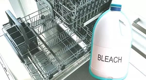 how to clean dishwasher with bleach