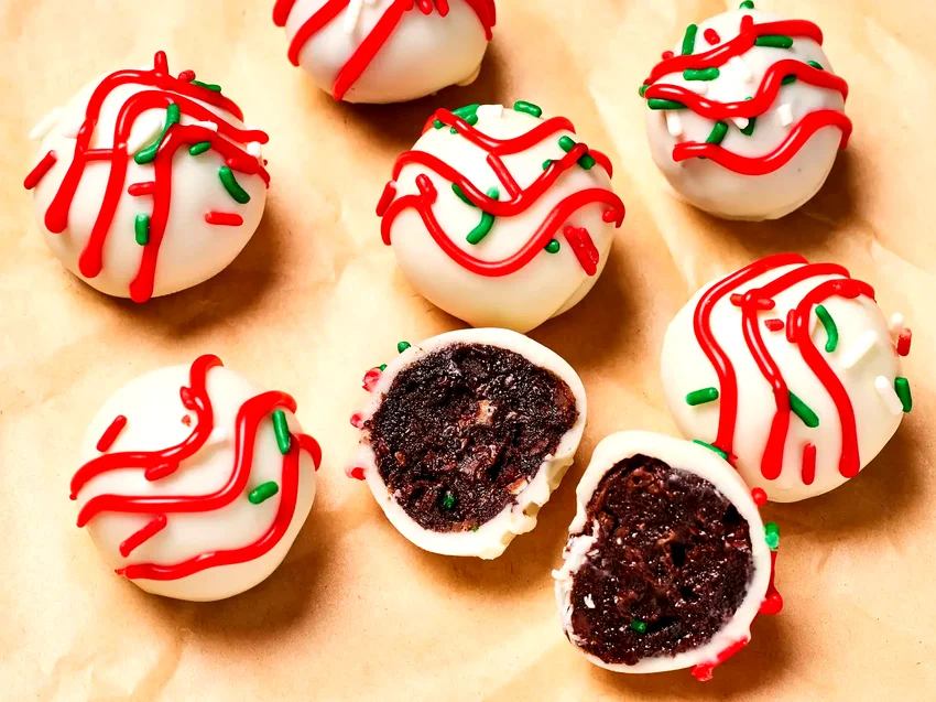 50 Oreo Dessert Ideas for Cookie and Cream Fans 3-Ingredient Little Debbie Christmas Tree Truffles