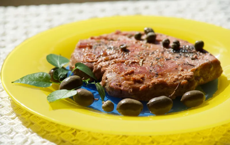 10 Gourmet Yellowfin Tuna Steak Recipes That'll Make You Look Like a Chef 3 Mediterranean Herb Tuna Steak