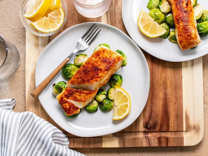 10 Crispy Air Fryer Halibut Recipes You’ll Love 3. Lemon Garlic Crispy Halibut