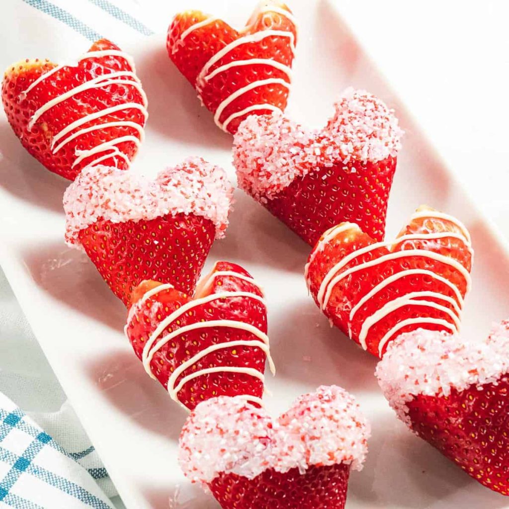 8 Best Valentine Chocolate Covered Strawberries That'll Make Your Date Say Wow 3. White Chocolate Drizzle with Peppermint Sprinkles