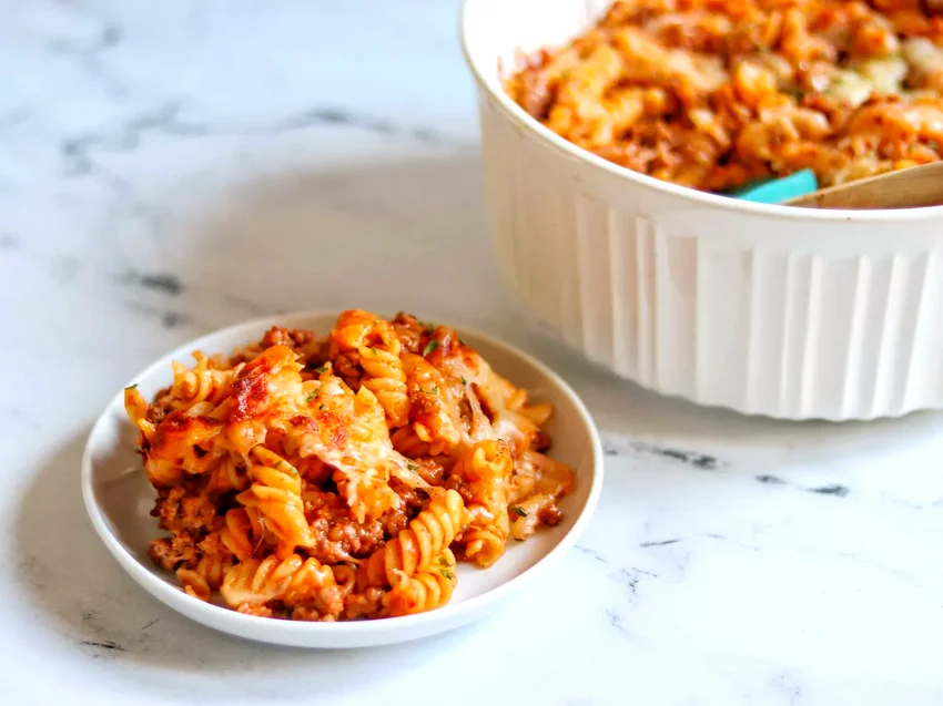 25 Creative Ways to Cook with Canned Tomato Soup 4-Ingredient Hamburger Casserole