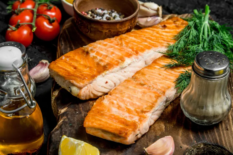 4. 🌿 Lemon Dill Grilled Salmon