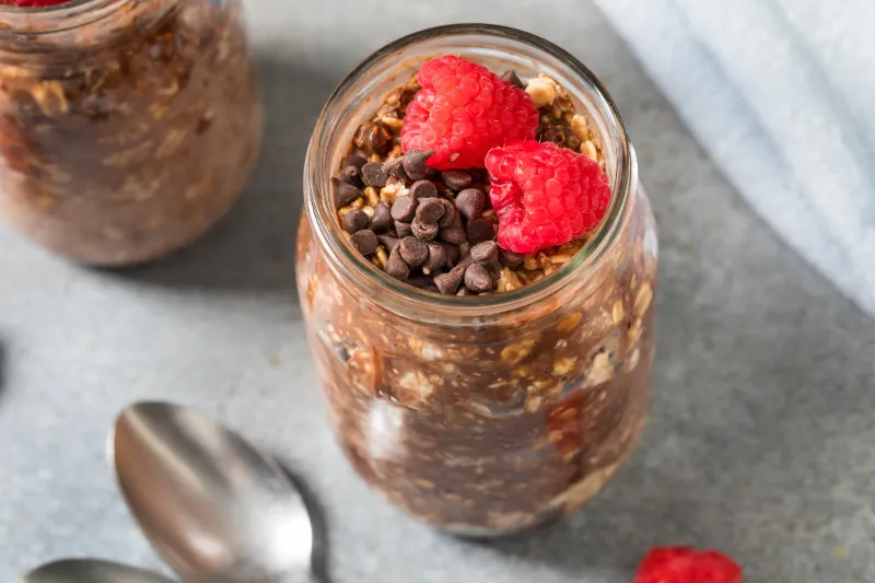 10 Simple Ways To Prepare No-Cook Overnight Oats 5. Chocolate Chia Overnight Oats