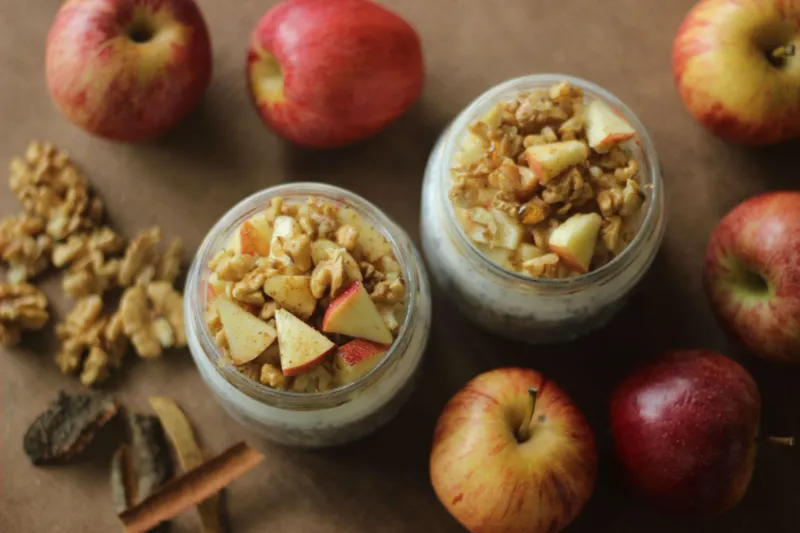 10 Simple Ways To Prepare No-Cook Overnight Oats 6. Apple Cinnamon Oats