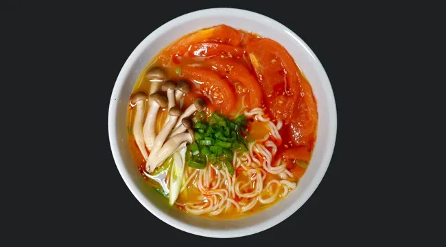 7. 🍅 Tomato Ramen
