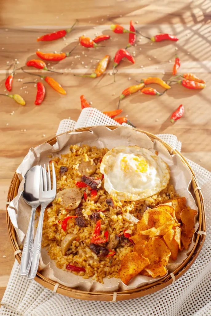 10 Easy Fried Rice Recipes That'll Save Your Weeknight Dinners 9. Spicy Sriracha Fried Rice
