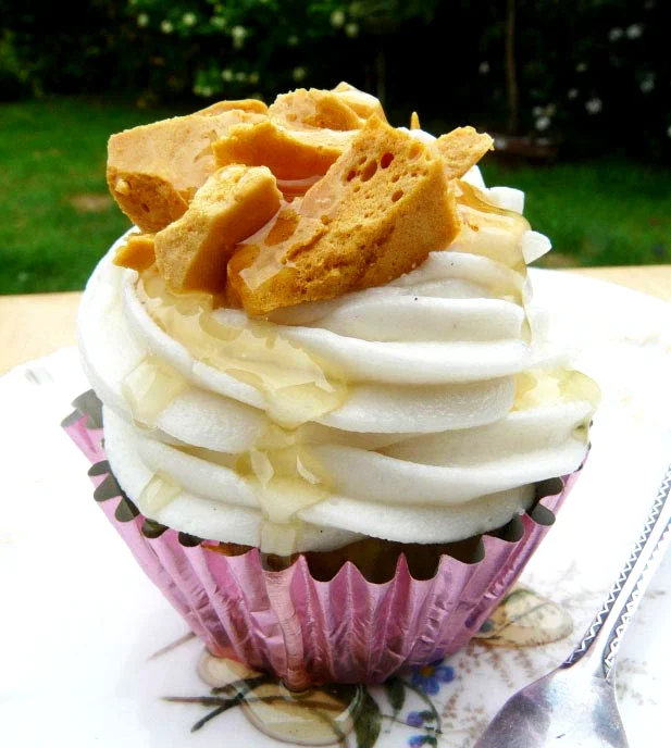 Agave Yoghurt Cupcakes with Honeycomb