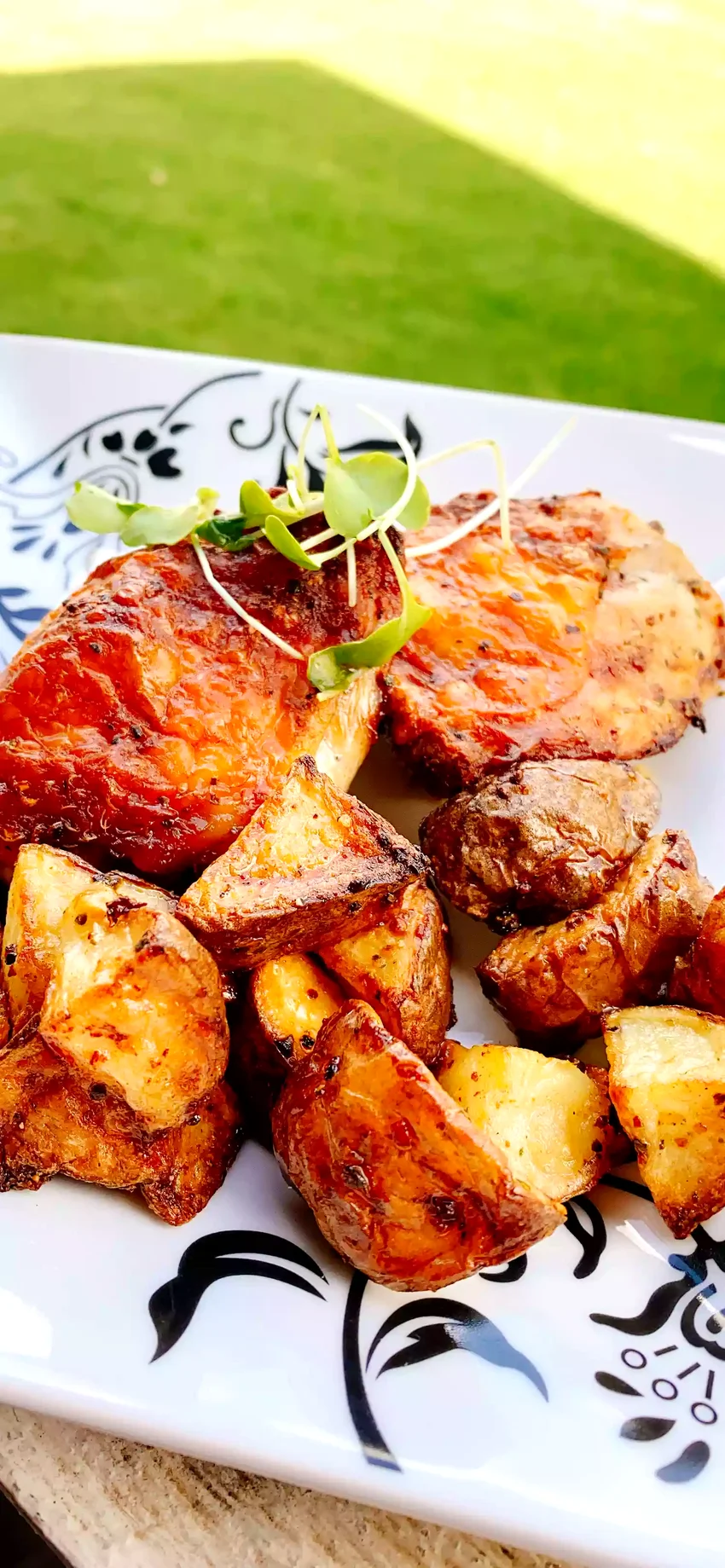 24 Chicken & Potato Dishes That Never Get Old Air Fryer Chicken Thighs and Potatoes