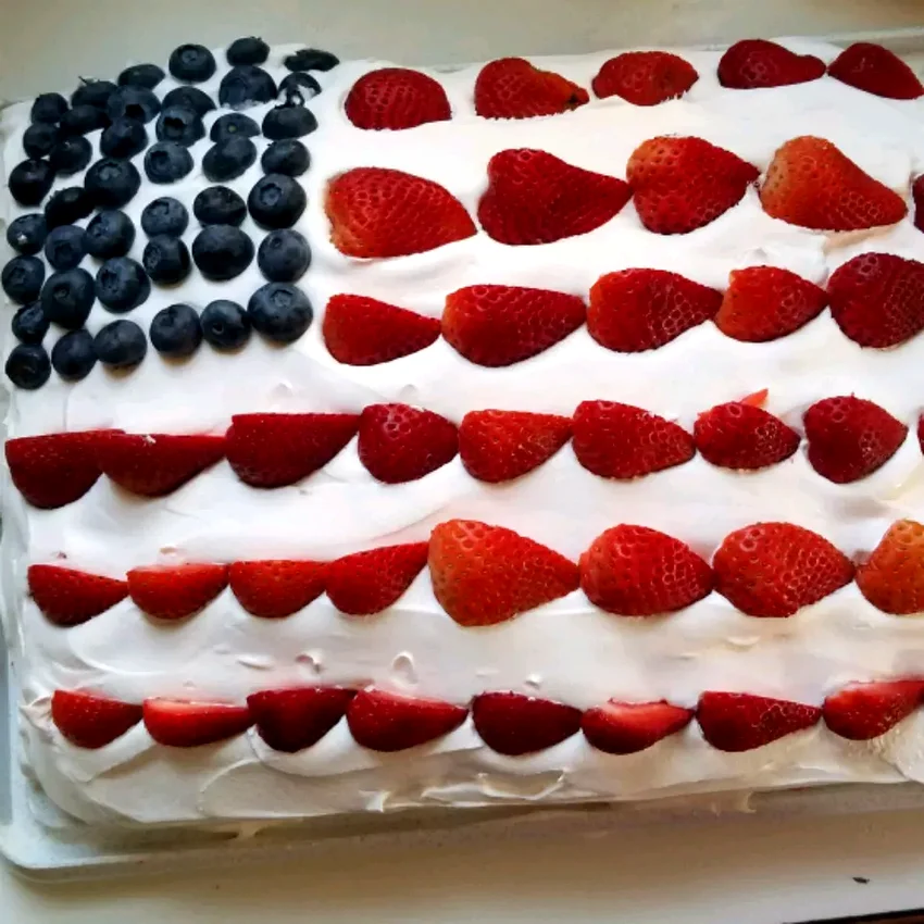 15 Patriotic Memorial Day Cakes Perfect for Potlucks All-American Flag Cake