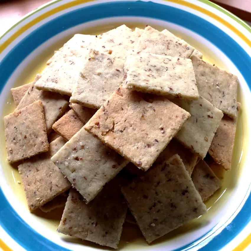 15 Easy Homemade Crackers for Perfect Snacking Almond
