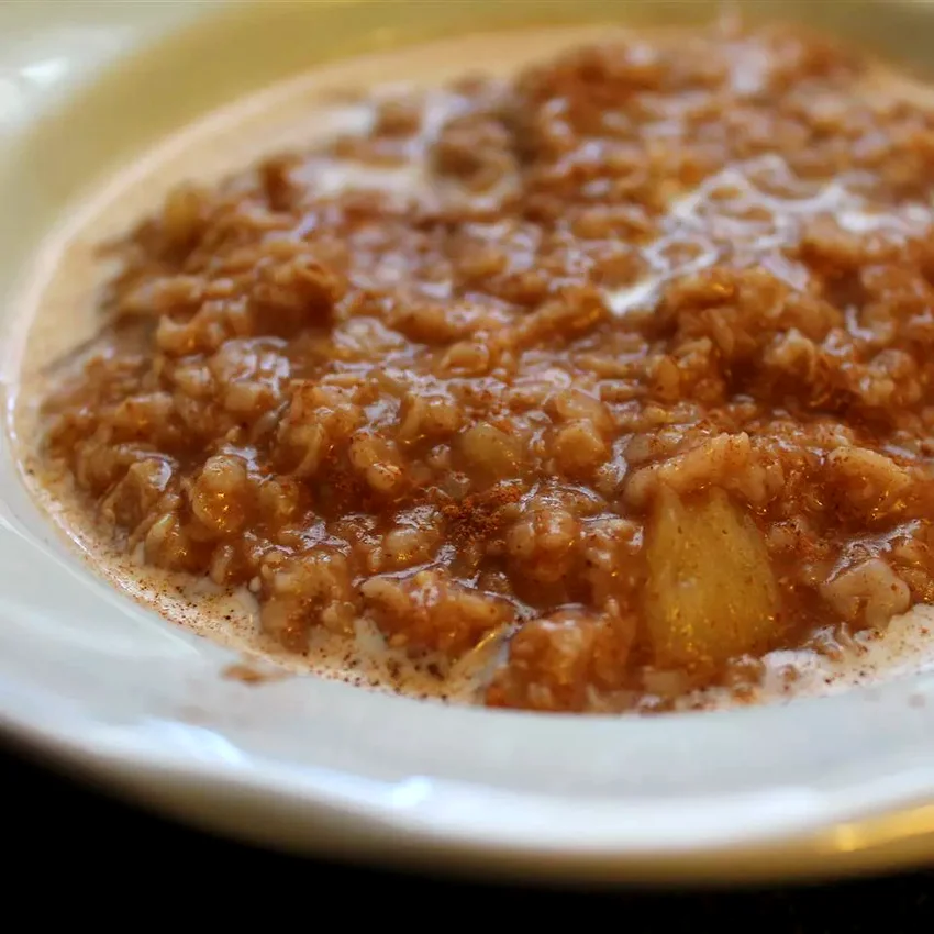 20 Morning Apple Recipe Ideas for Better Breakfasts Apple Cinnamon Oatmeal