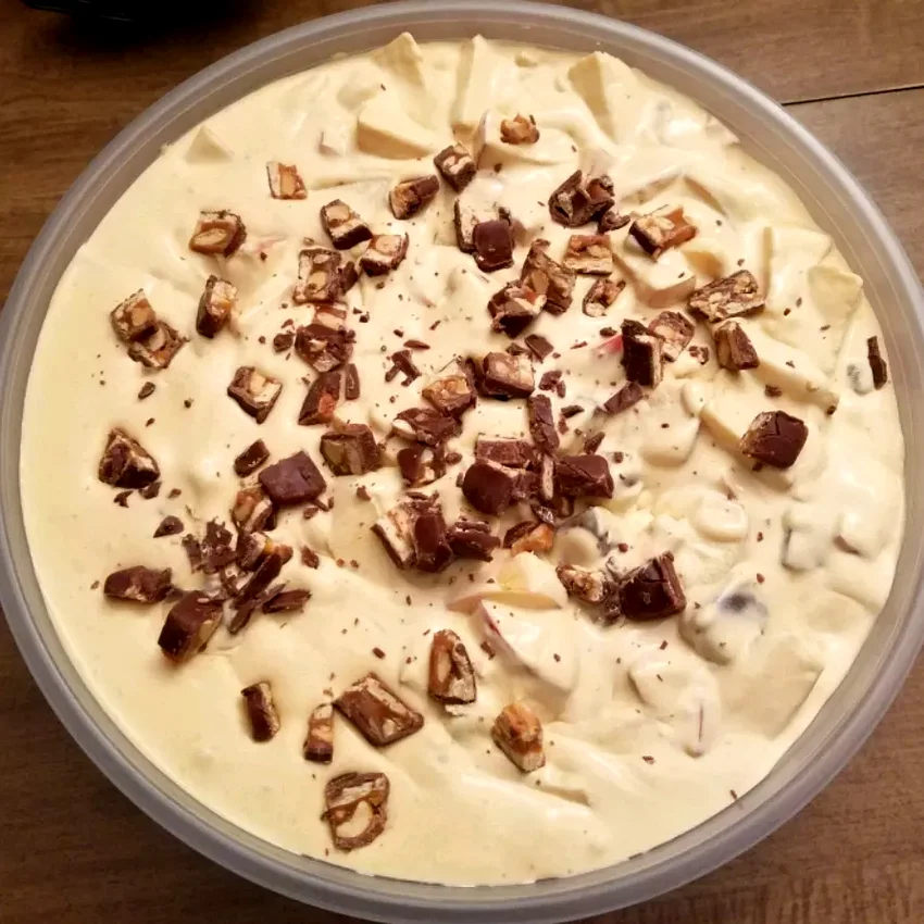 25 Amazing Cool Whip Recipe Ideas for Easy Desserts Apple Snicker Salad
