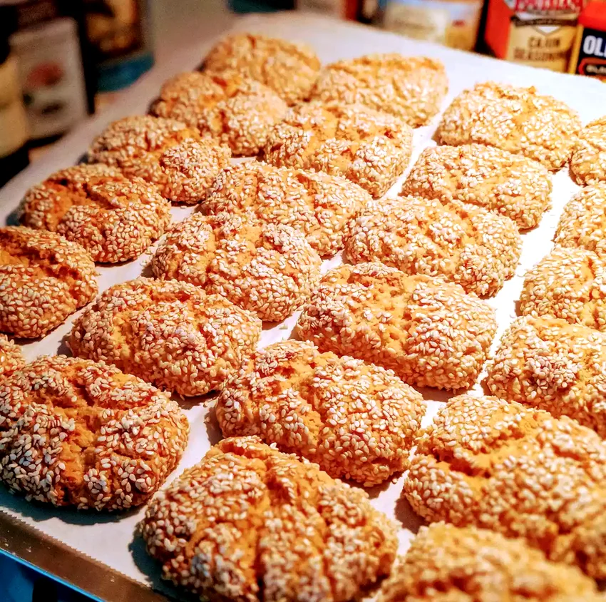 Aunt Anne's Sesame Cookies