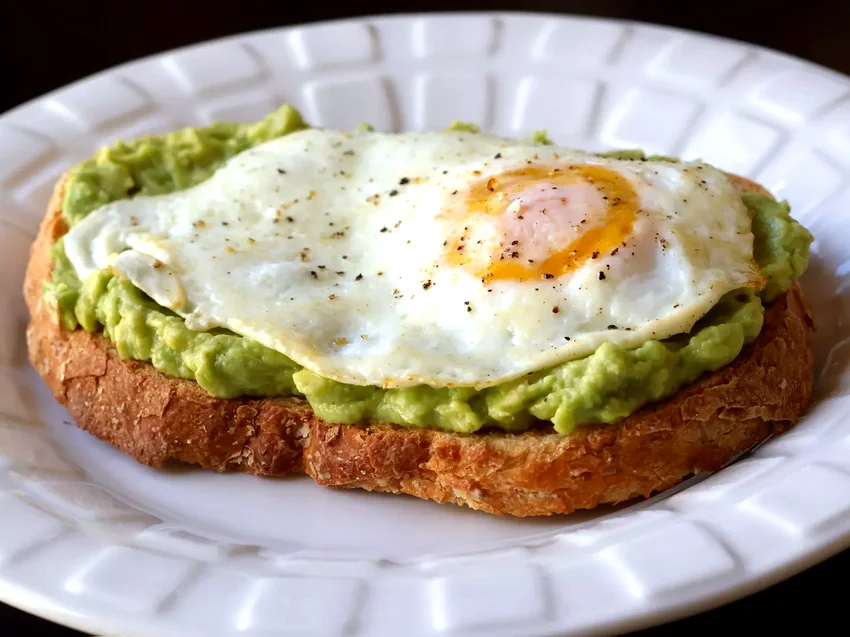 26 Fast Lunch Recipes Ready in Under 20 Minutes Avocado Toast with Egg