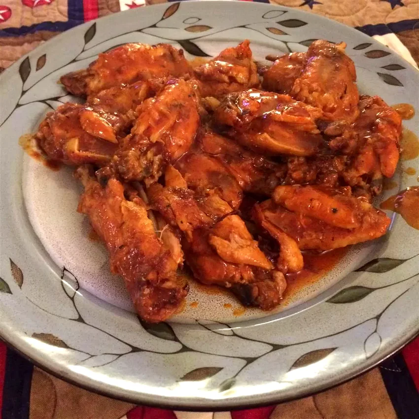 25 Best Game Day Chicken Wing Recipes for Big Crowds Awesome Slow Cooker Buffalo Wings