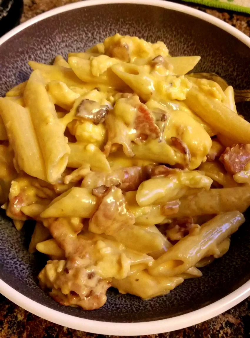 22 Simple, Melty Recipes That Begin With Velveeta Bacon & Eggs Spaghetti