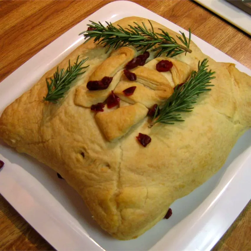 15 Elegant Appetizers Perfect for Home Entertaining Baked Brie in Puff Pastry