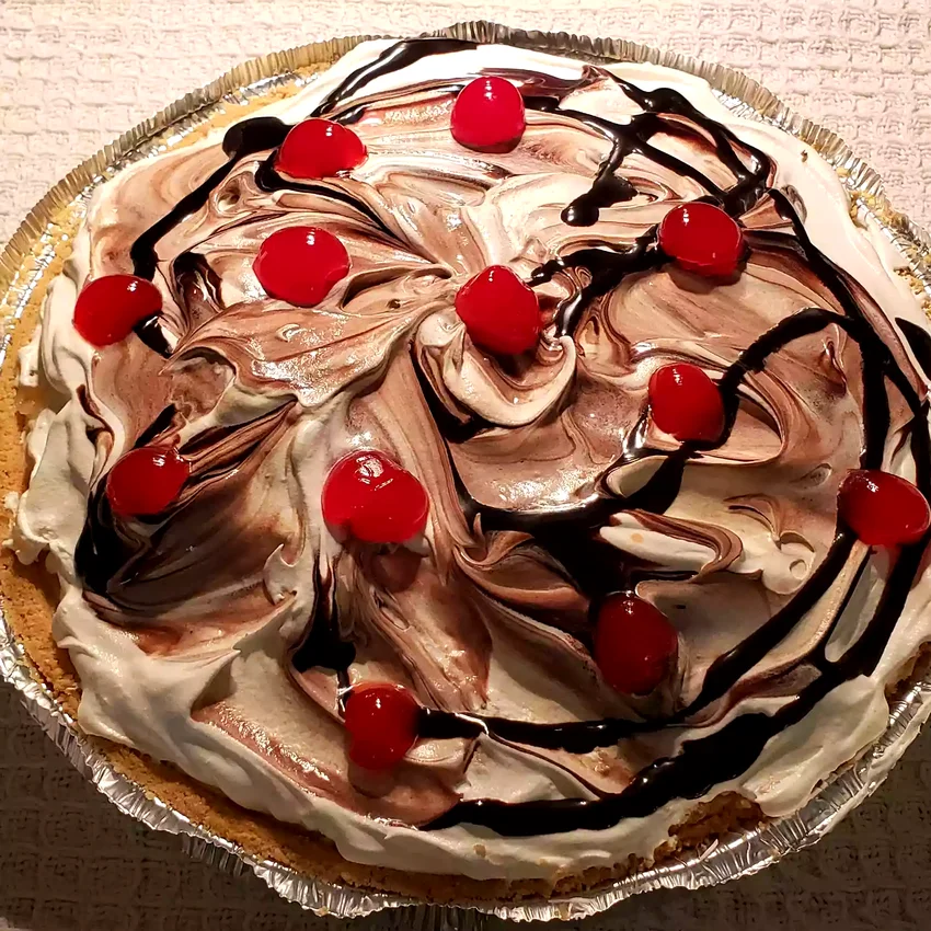 16 Easy No-Bake Cheesecake Recipes for Cool Summer Treats Banana Split Cheesecake