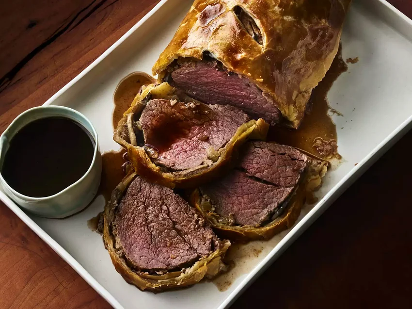 30 Simple Holiday Dinner Menu Ideas for Christmas Beef Wellington