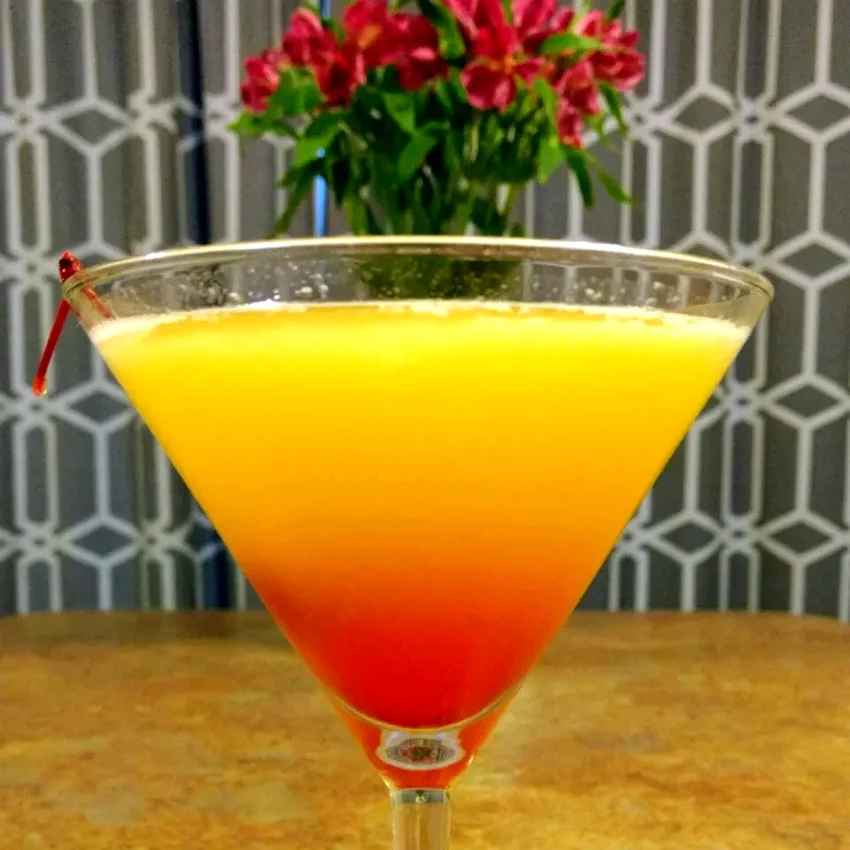 12 Tropical Coconut Rum Cocktails for Poolside Relaxation Bikini Martini