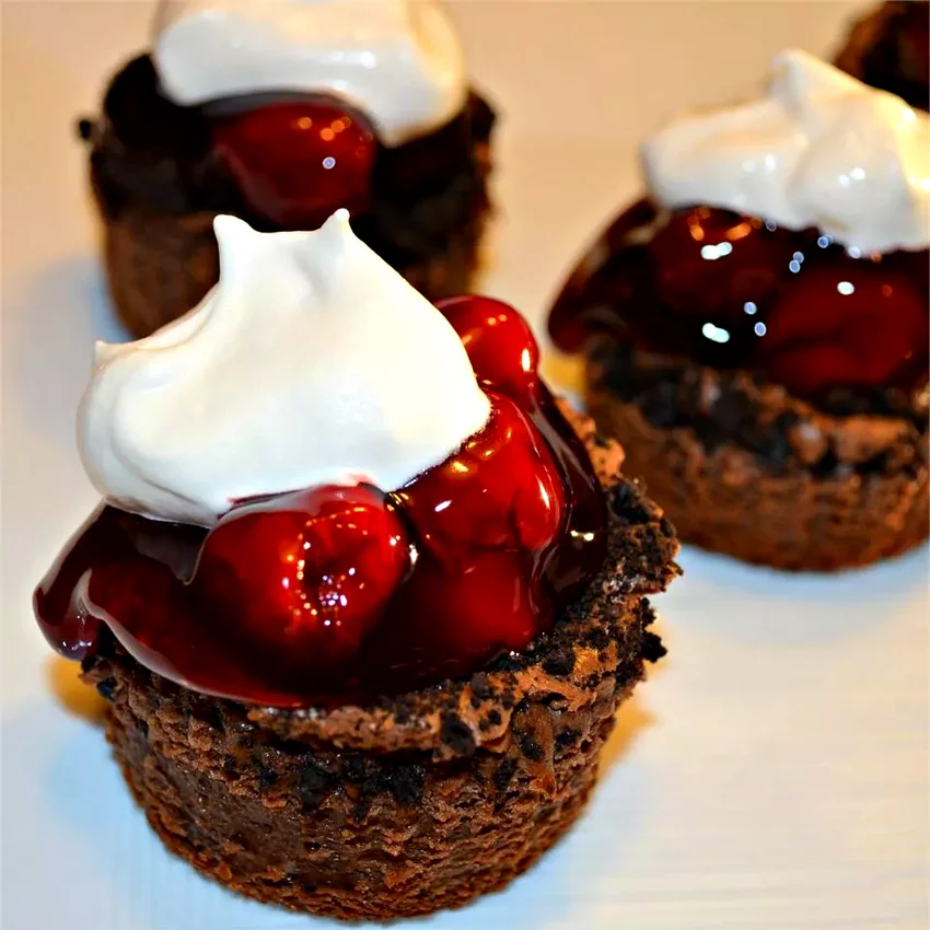 12 Bite-Sized Cheesecakes Packed With Amazing Flavors Black Forest Cheesecakes
