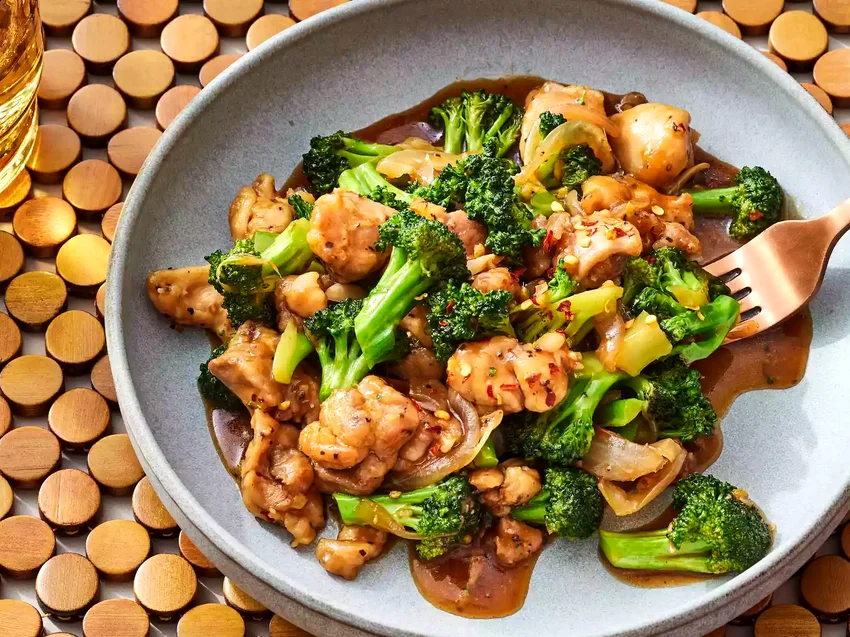 30 Chicken Broccoli Meals That'll Become Your Go-To Dinners Broccoli and Chicken Stir-Fry