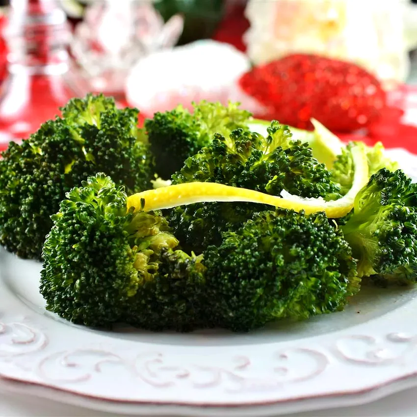 Broccoli with Lemon Butter Sauce