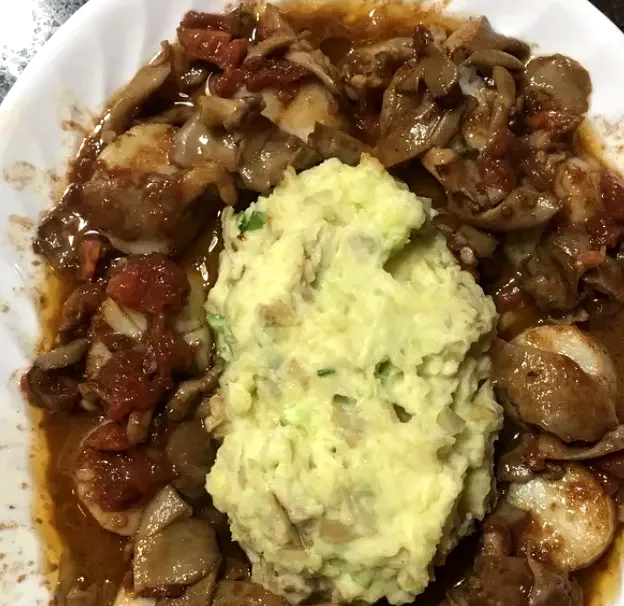 Broiled Scallops with Chanterelles