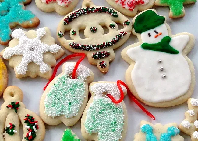 13 Creative Christmas Cookie Decorating Ideas for the Holidays Bundle Up