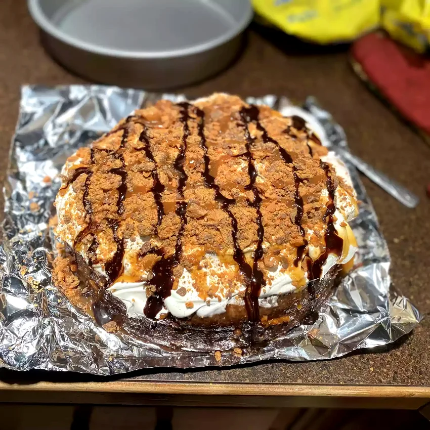 33 Easy Chocolate Cake Mix Treats for Every Sweet Craving Butterfinger Cake