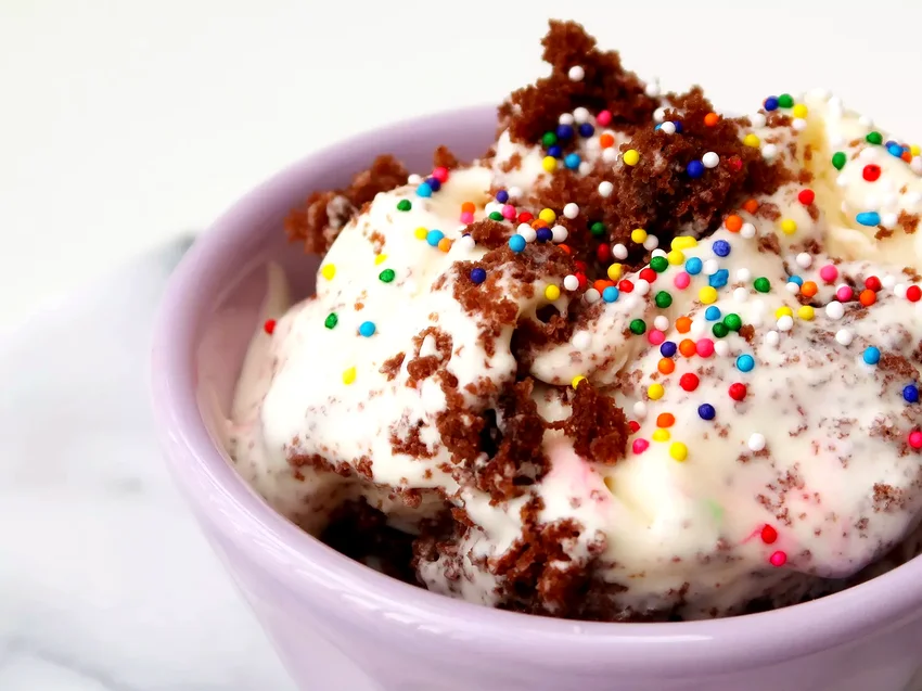 32 Amazing Desserts Using White Cake Mix for Easy Baking Cake Batter Ice Cream