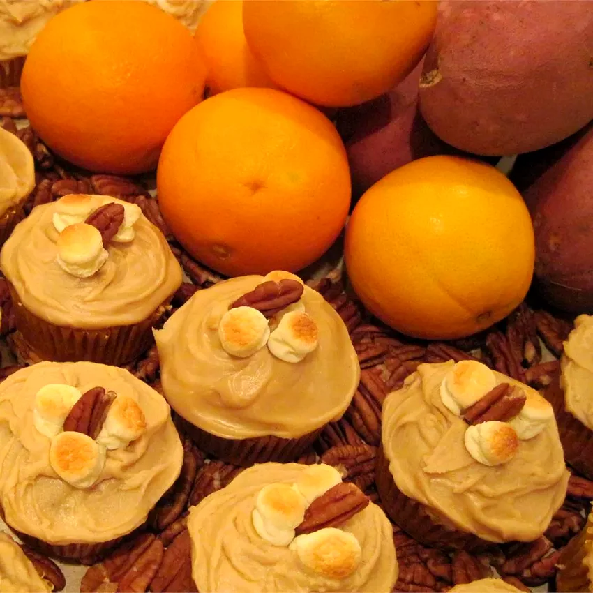 15 Autumn Cupcakes Bursting with Fall Flavors Candy