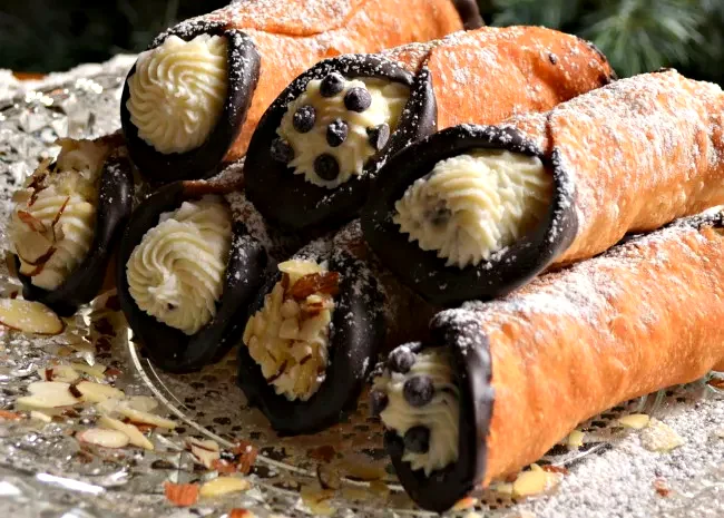 50 Elegant Desserts You Can Create in Your Own Kitchen Cannoli