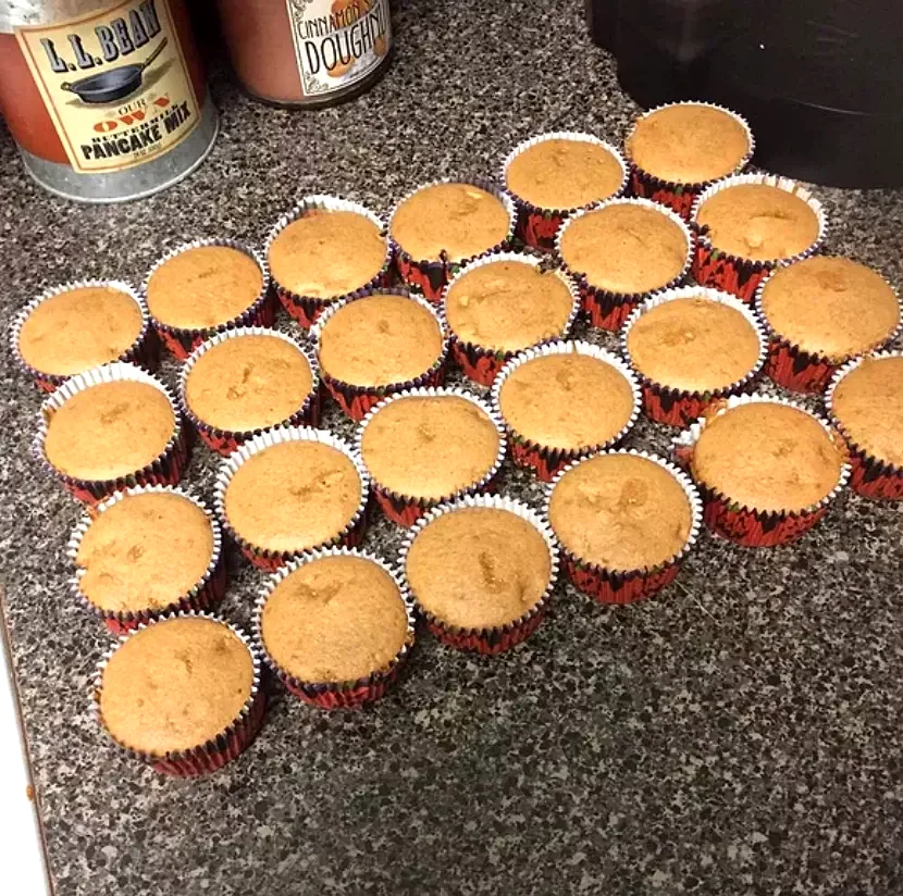 23 Holiday Cupcake Recipes Perfect for Thanksgiving Day Caramel Apple Cupcakes