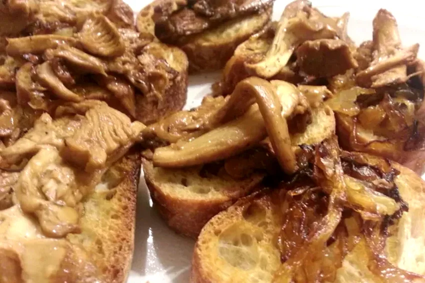 Chanterelle and Caramelized Onion Bruschetta