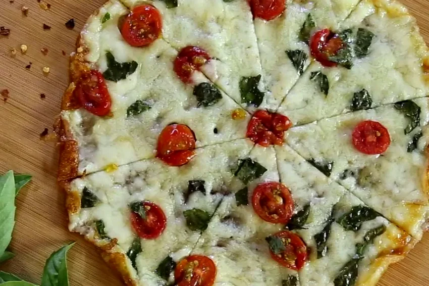 26 Fast Lunch Recipes Ready in Under 20 Minutes Cheesy-Crust Skillet Pizza