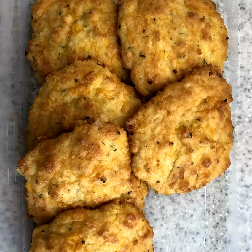 15 Low-Carb Snacks That Crush Your Hunger Cravings Cheesy Keto Biscuits