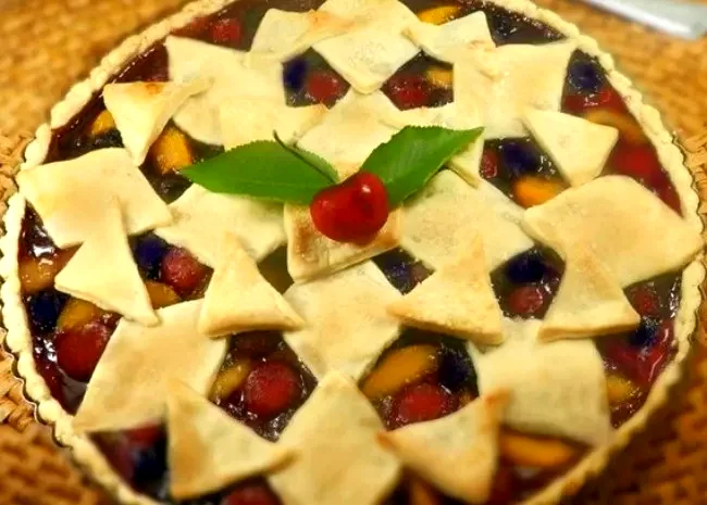 Cherry Berry Peach Pie