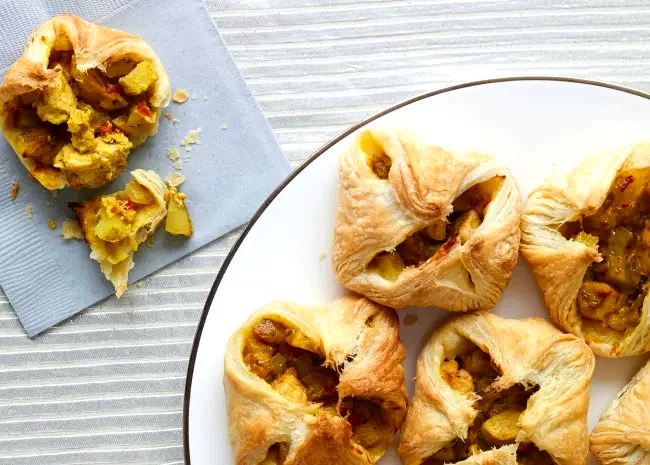 25 Flaky Puff Pastry Savory Recipes to Try Today Chicken Curry Puffs