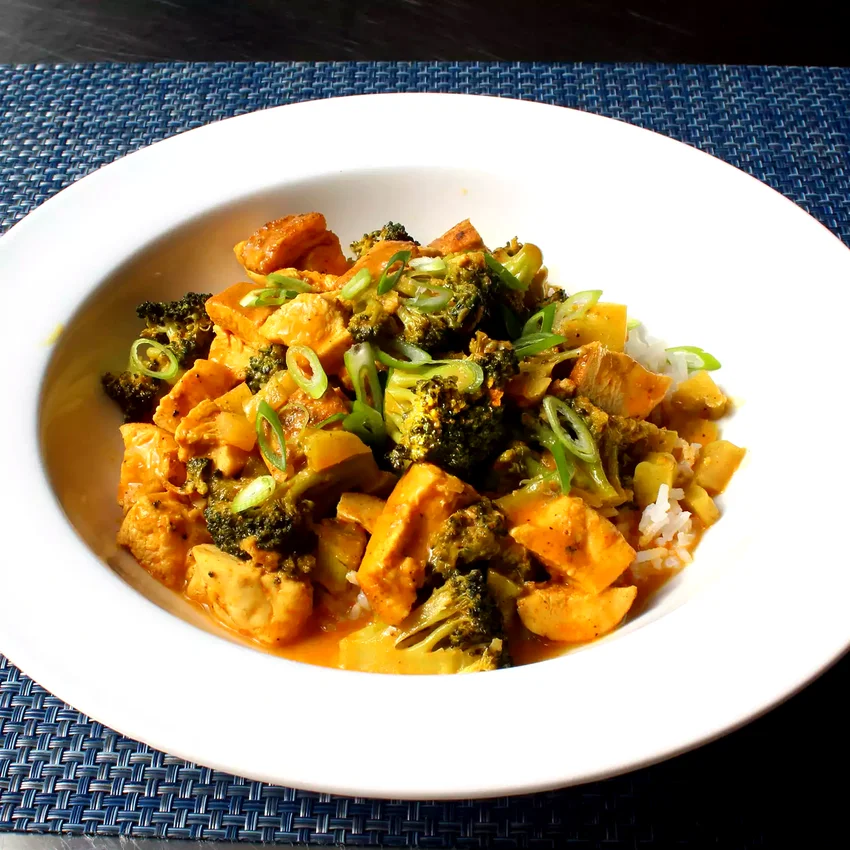 30 Chicken Broccoli Meals That'll Become Your Go-To Dinners Chicken and Broccoli Curry
