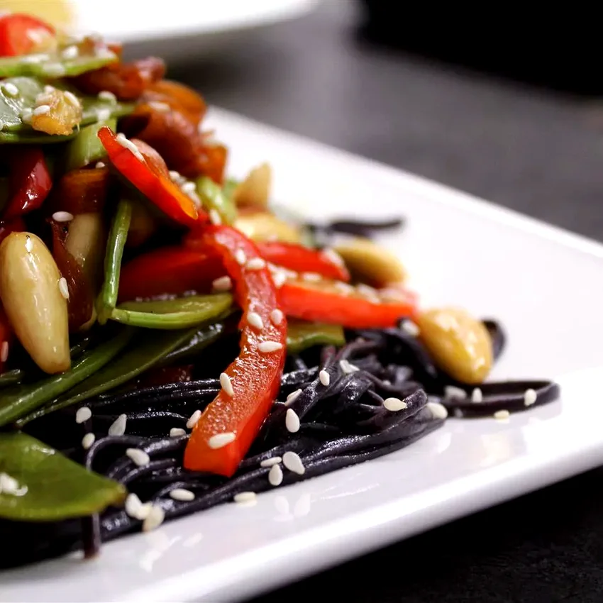 15 Rice Noodle Dishes for Fast, Nutritious Weeknight Meals Chicken and Rice Noodle Stir Fry