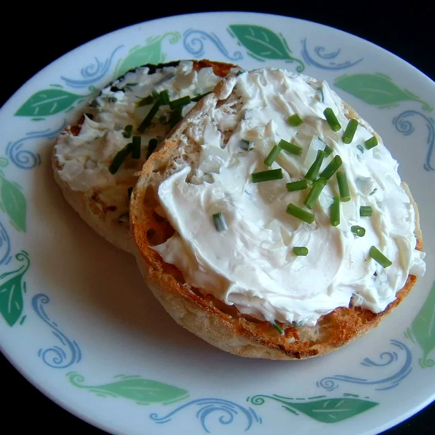 25 Creative Bagel Toppings That Beat Regular Cream Cheese Chive and Onion Yogurt and Cream Cheese Spread
